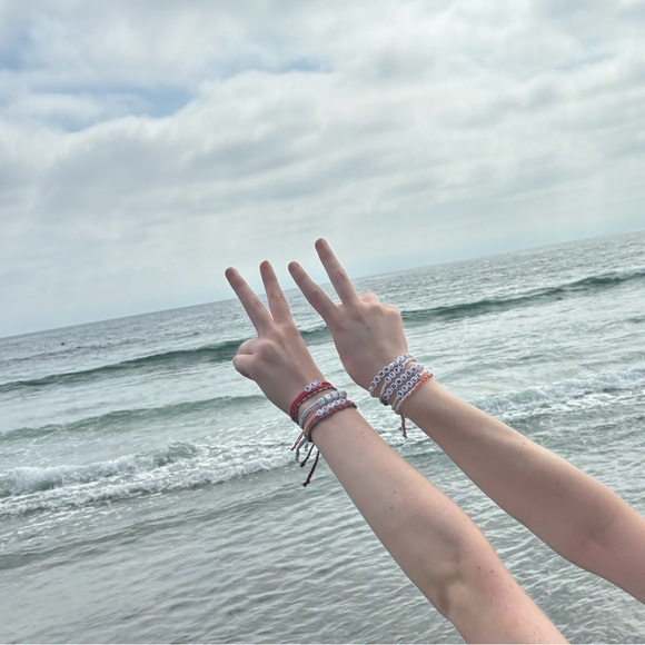 $8 bundled ⢠custom taylor swift friendship bracelet - Picture 1 of 9